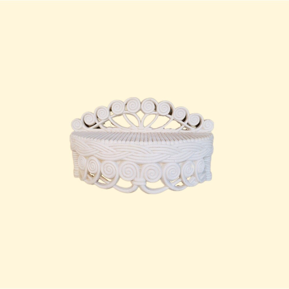 70s Cottagecore Coquette Off White Plastic Braided Shelf